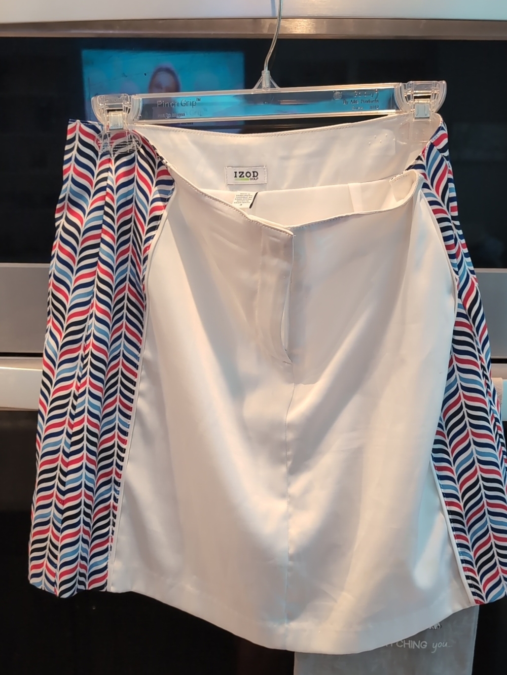 Izod White Skort with Red & Navy Chevron Side Panels